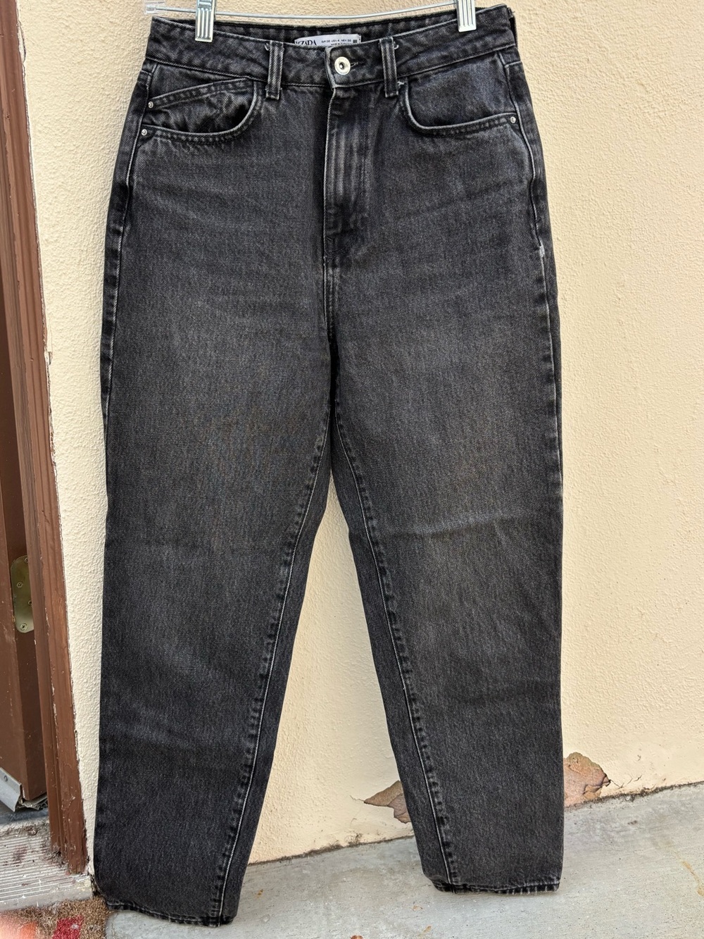 Zara High Rise Black Mom Jeans